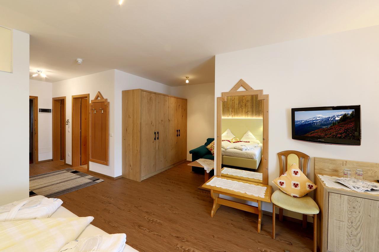 Hotel Kristall Пфальцен Экстерьер фото